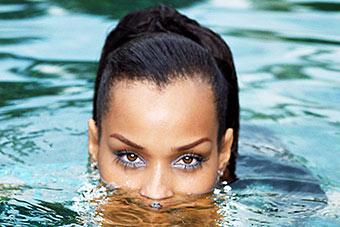 LISA RAYE
